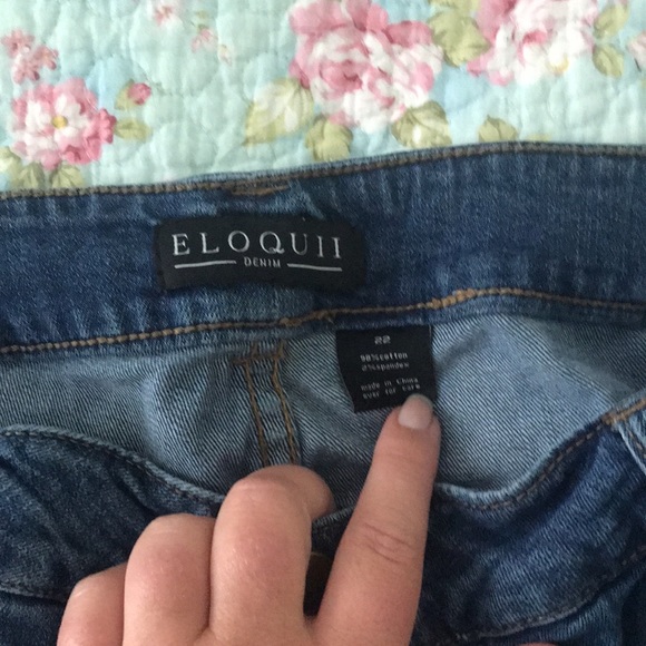 Eloquii medium wash jeans - Picture 3 of 3